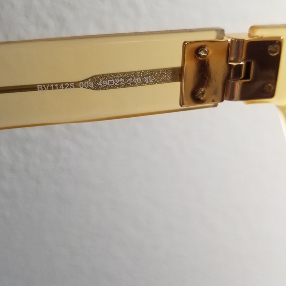 Clear yellow and gold cateye sunglasses - Picture 4 of 10